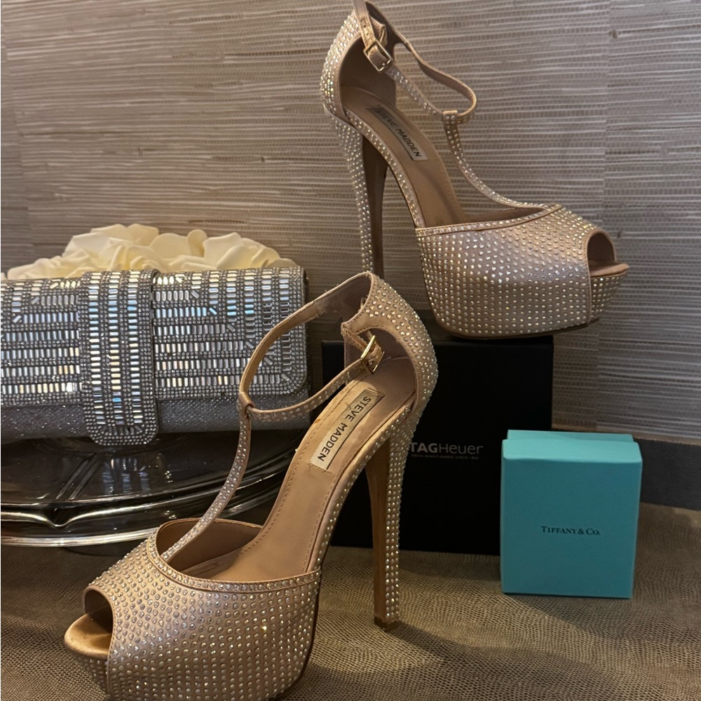 Steve Madden Swarovski crystal platform “T” strap High heels-Size 8 1/2